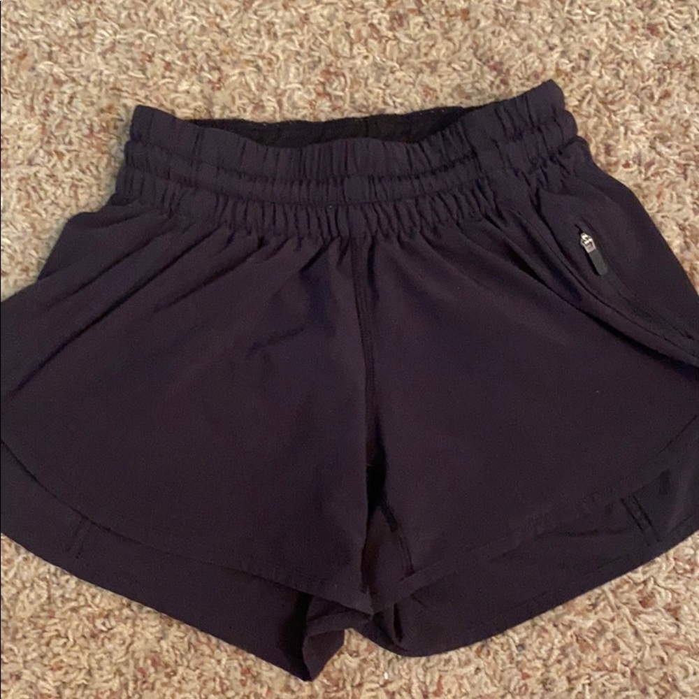 Lululemon Hotty hot shorts 4